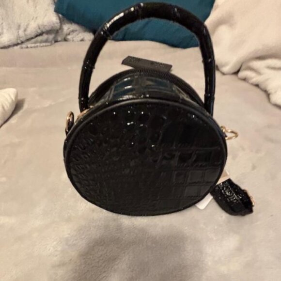 Bon Voyage Leather Reptile Small Round Cross body Bag Black NWT - Picture 6 of 8